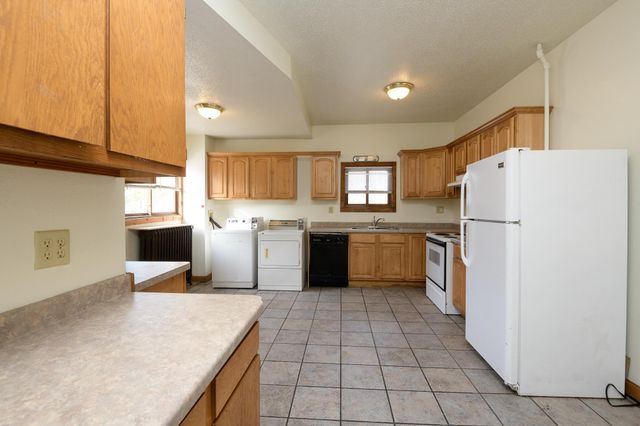 527 6th Avenue S, Saint Cloud, MN 56301