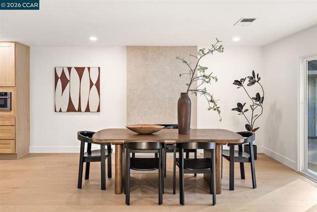 209 Farm Hill Ct, Danville, CA 94526