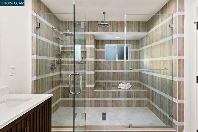 209 Farm Hill Ct, Danville, CA 94526