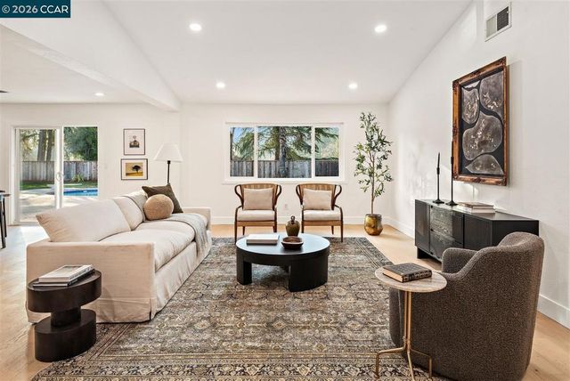 209 Farm Hill Ct, Danville, CA 94526