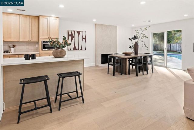 209 Farm Hill Ct, Danville, CA 94526