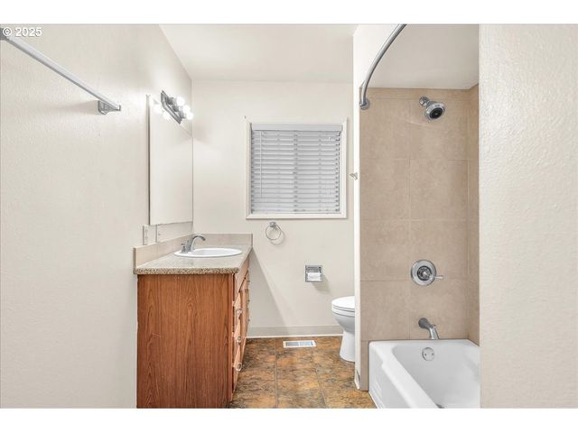 16570 Sw OAK St, Beaverton, OR 97007