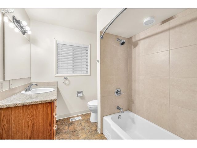 16570 Sw OAK St, Beaverton, OR 97007