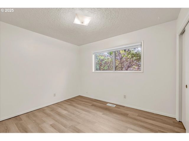 16570 Sw OAK St, Beaverton, OR 97007