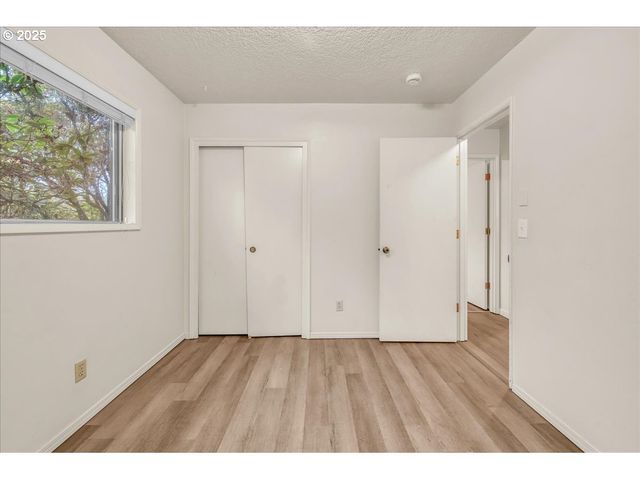 16570 Sw OAK St, Beaverton, OR 97007