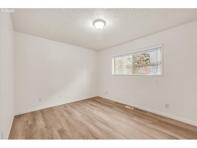 16570 Sw OAK St, Beaverton, OR 97007