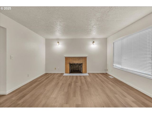 16570 Sw OAK St, Beaverton, OR 97007