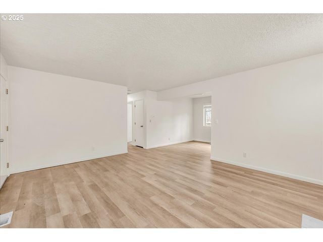 16570 Sw OAK St, Beaverton, OR 97007