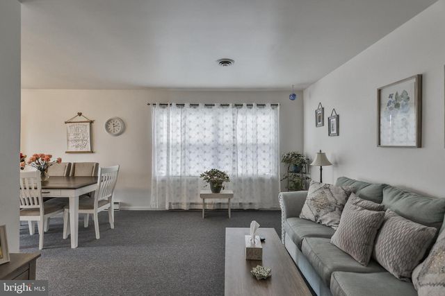 1225 MAIN ST, Hellertown, PA 18055