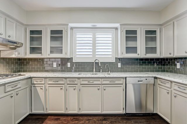 2202 Robinhood, Houston, TX 77005
