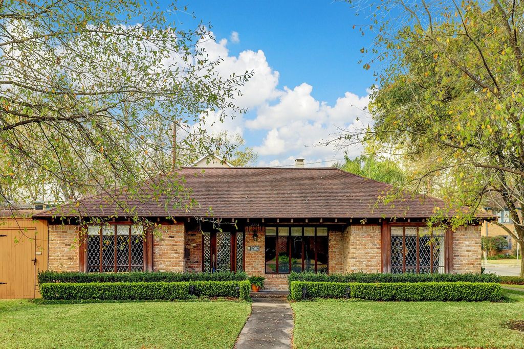 2202 Robinhood, Houston, TX 77005
