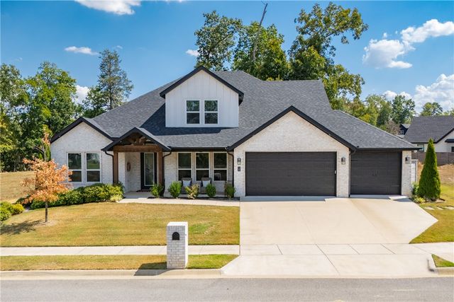 109 SW Autumn Hills Road, Bentonville, AR 72712