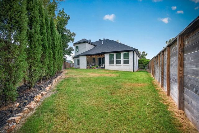 109 SW Autumn Hills Road, Bentonville, AR 72712