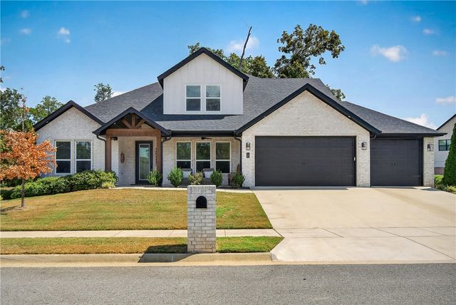 109 SW Autumn Hills Road, Bentonville, AR 72712