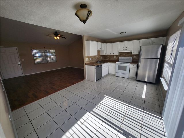 905 OLD FIELD DRIVE, Brandon, FL 33511