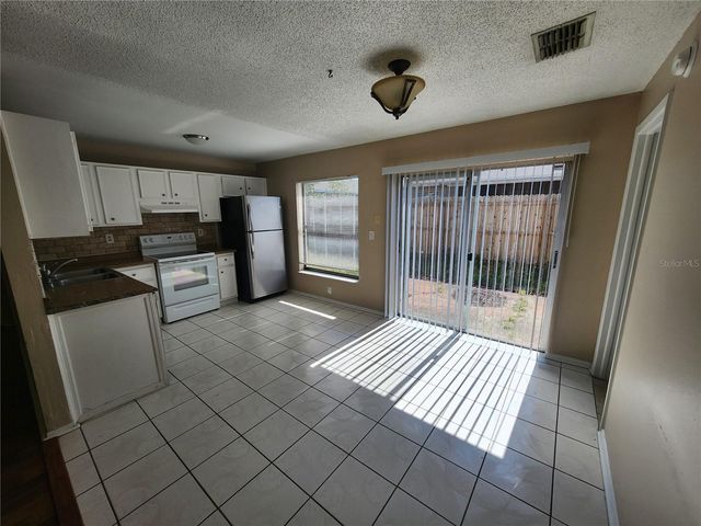 905 OLD FIELD DRIVE, Brandon, FL 33511