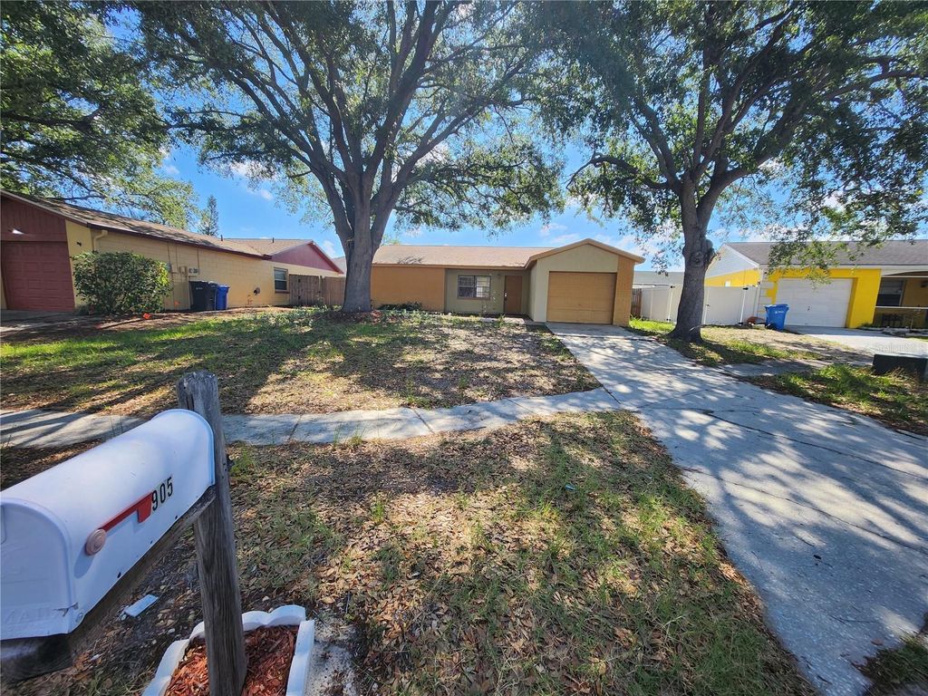 905 OLD FIELD DRIVE, Brandon, FL 33511