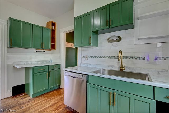 4096 W 160th Street, Cleveland, OH 44135