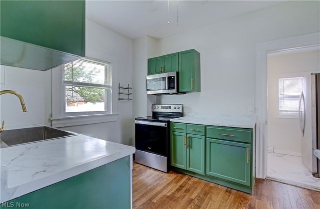 4096 W 160th Street, Cleveland, OH 44135