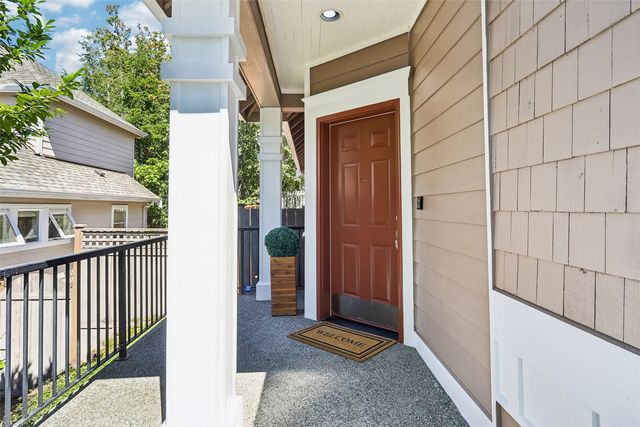 2528 Larchmount Dr NE, Issaquah, WA 98029