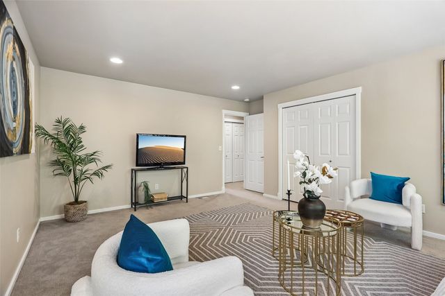 2528 Larchmount Dr NE, Issaquah, WA 98029