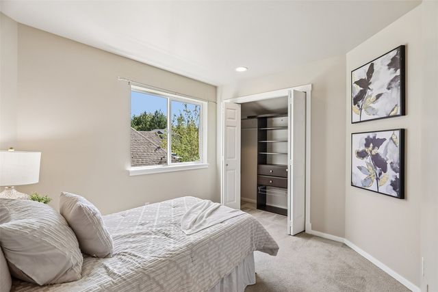 2528 Larchmount Dr NE, Issaquah, WA 98029