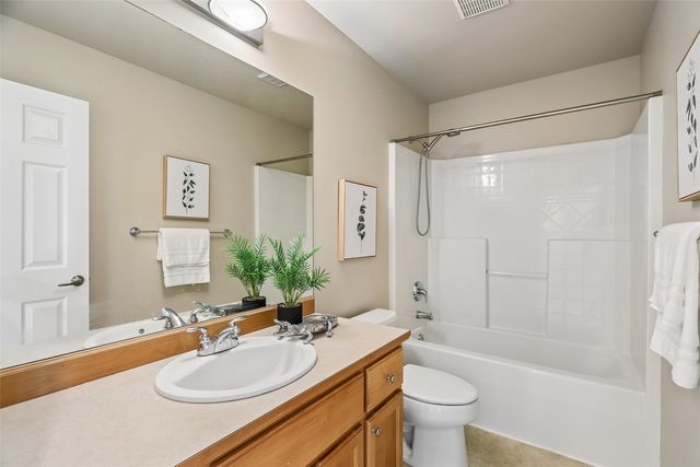 2528 Larchmount Dr NE, Issaquah, WA 98029