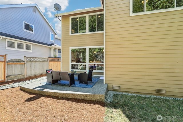 2528 Larchmount Dr NE, Issaquah, WA 98029