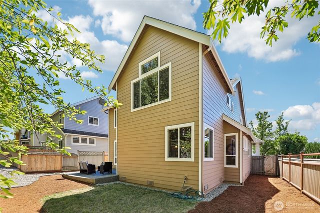 2528 Larchmount Dr NE, Issaquah, WA 98029
