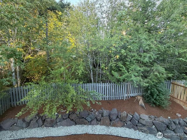 2528 Larchmount Dr NE, Issaquah, WA 98029