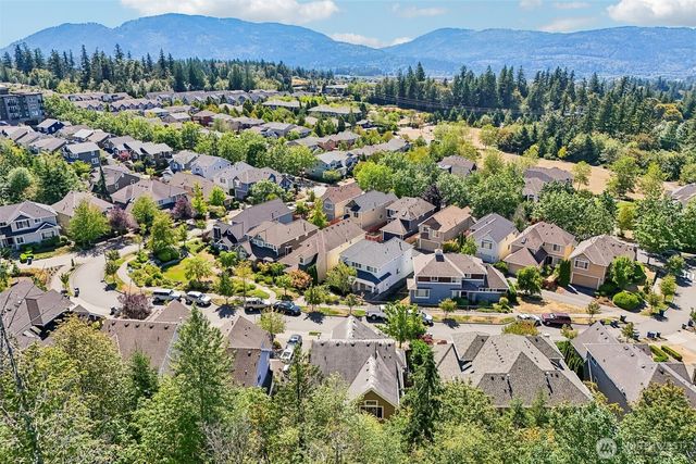 2528 Larchmount Dr NE, Issaquah, WA 98029