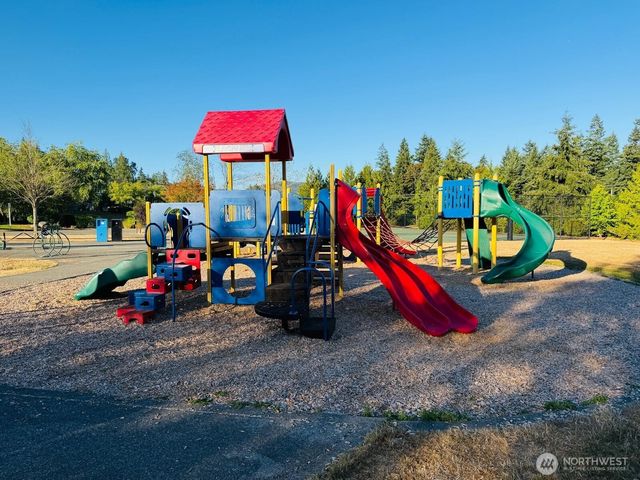 2528 Larchmount Dr NE, Issaquah, WA 98029