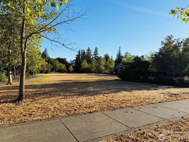 2528 Larchmount Dr NE, Issaquah, WA 98029