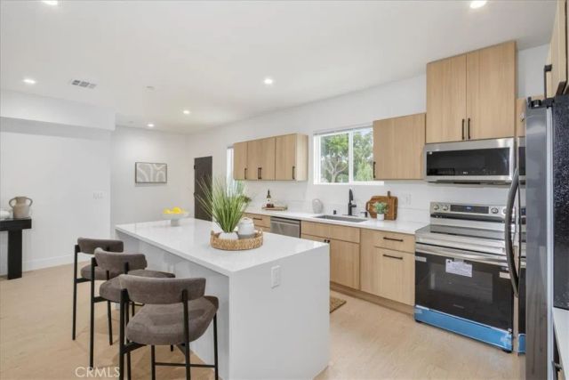 16623 Lake Avenue, Paramount, CA 90723