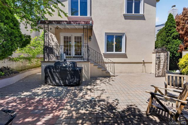 1425 Burton Street, Whitestone, NY 11357