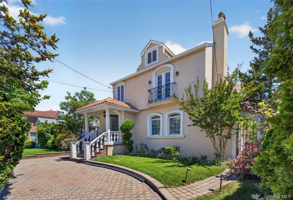 1425 Burton Street, Whitestone, NY 11357
