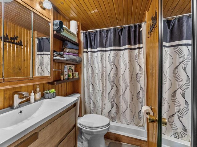 8923 TWIN HARBOR ROAD, Sturgeon Bay, WI 54235