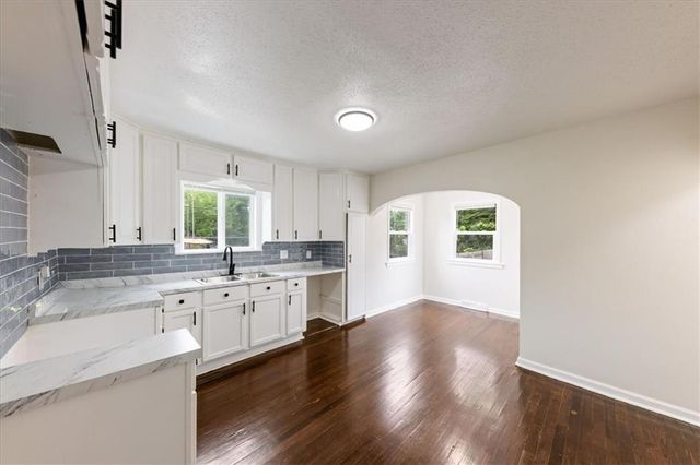 3646 Askew Avenue, Kansas City, MO 64128