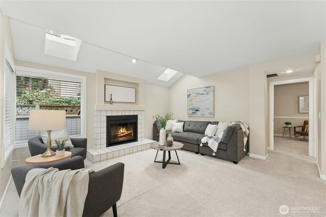 3643 252nd Place SE, Sammamish, WA 98029