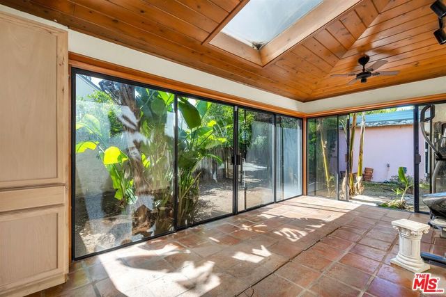7369 Clinton Street, Los Angeles, CA 90036