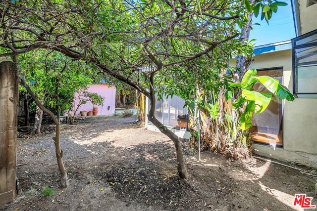 7369 Clinton Street, Los Angeles, CA 90036