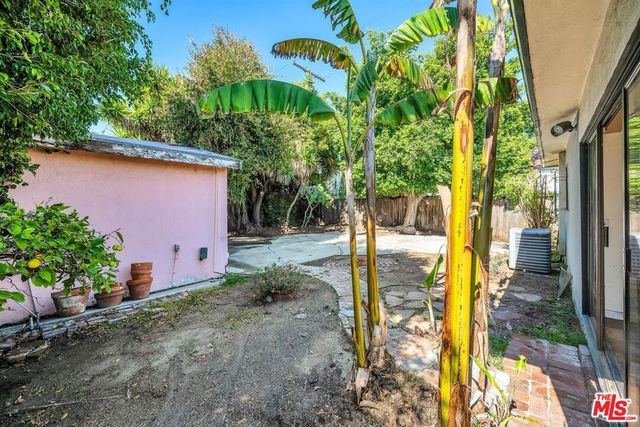 7369 Clinton Street, Los Angeles, CA 90036
