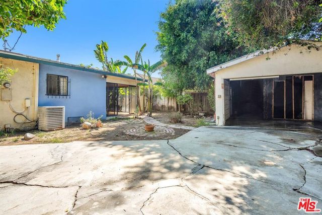 7369 Clinton Street, Los Angeles, CA 90036