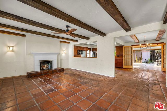 7369 Clinton Street, Los Angeles, CA 90036