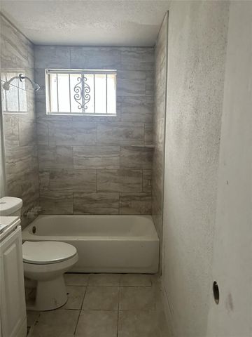 4937 E Ridge Creek Drive, Houston, TX 77053