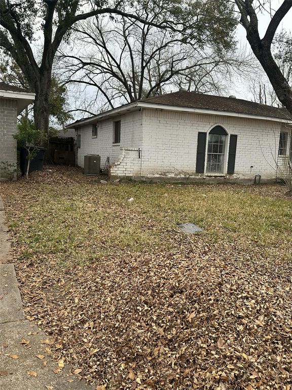 4937 E Ridge Creek Drive, Houston, TX 77053