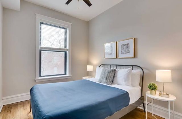 1250 W Grace Street 3F, Chicago, IL 60613