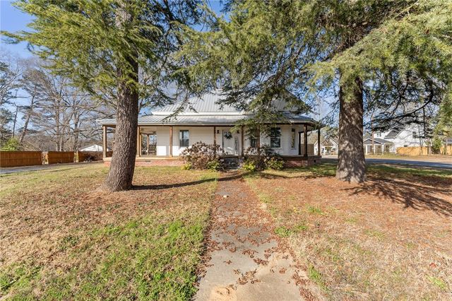 301 Blue Ridge Avenue, Belton, SC 29627
