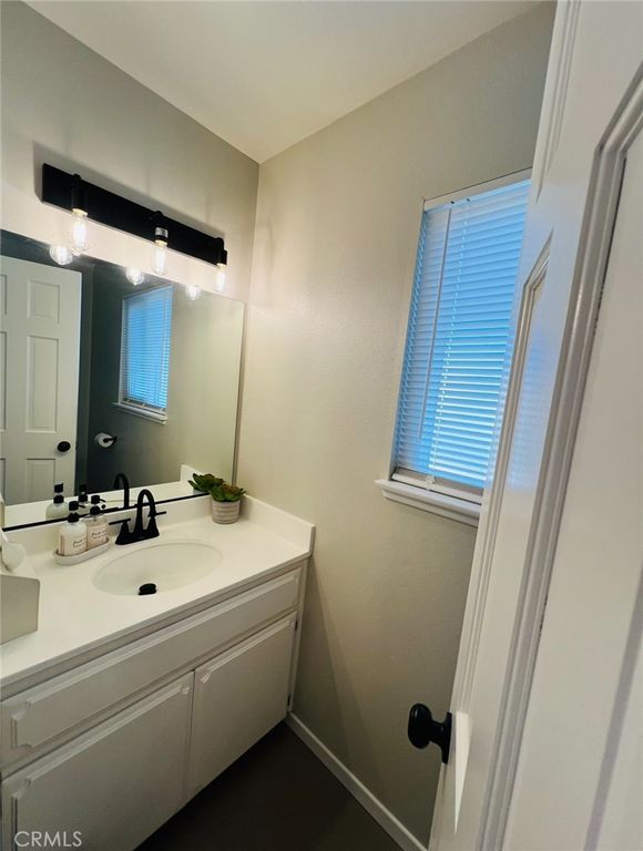 Image 11 of property listing at 13330 Tamarisk Road, Victorville, CA 92395