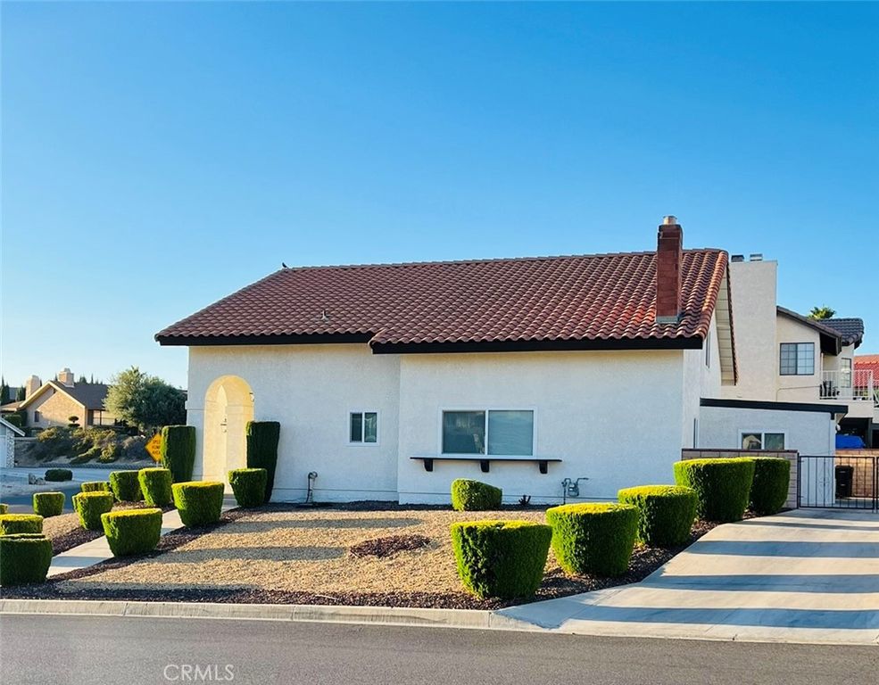 Image 2 of property listing at 13330 Tamarisk Road, Victorville, CA 92395